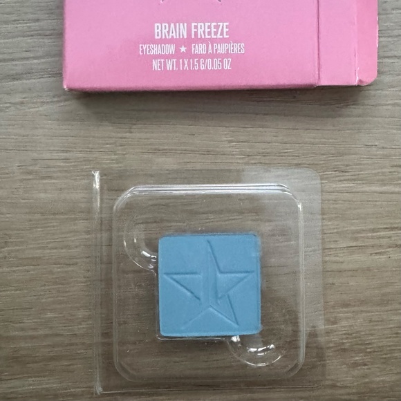 Jeffree Star "Brain Freeze" single eyeshadow - Picture 2 of 5